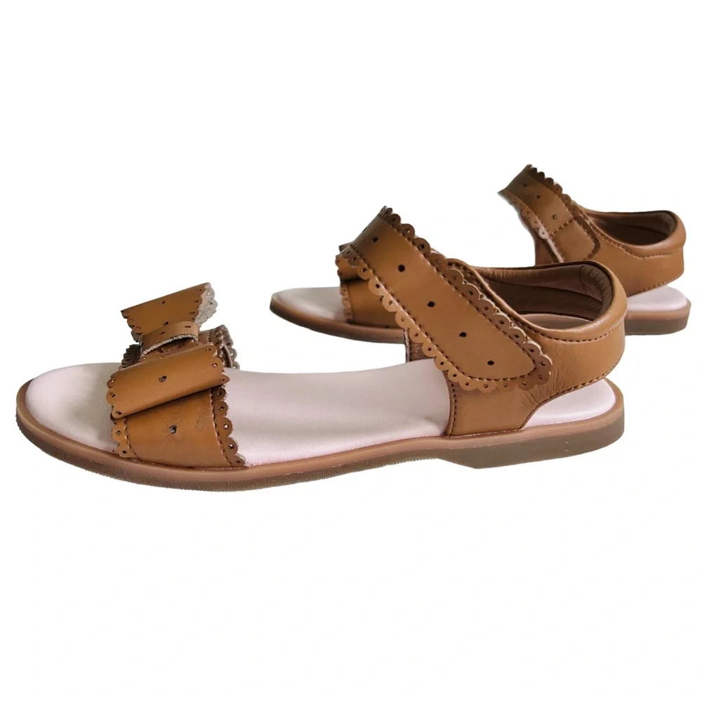 New OLIVE MAE Kids Tan Brown Bow Sandals Size 1Y Scallop Perforated Detail
